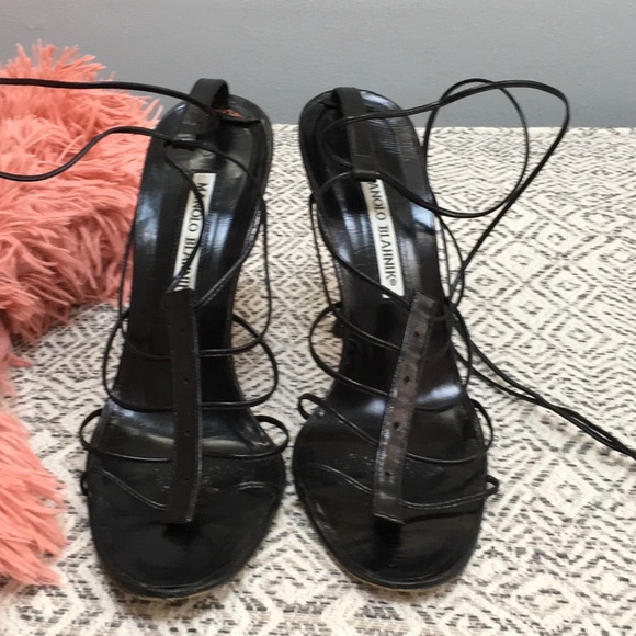 Strappy lace up Manolo Blahnik sandals - Picture 2 of 7